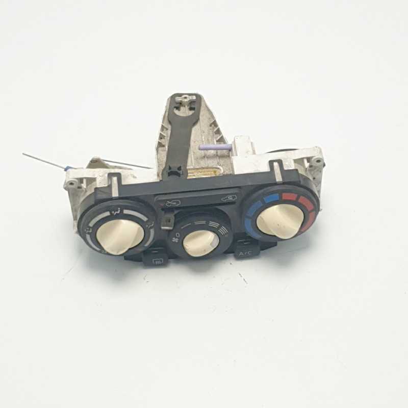 Centralina pannello controllo comandi clima a/c 27520-AX701 Nissan Micra K12 benzina 2005 Centralina pannello controllo comandi clima a/c 27520-AX701 Nissan Micra K12 benzina 2005