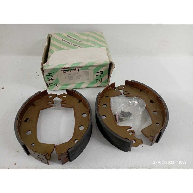 GANASCE FRENO RENAULT R4 GTL R6 ANTERIORI BENDIX FORO 8 GNT8277 GANASCE FRENO RENAULT R4 GTL R6 ANTERIORI BENDIX FORO 8 GNT8277