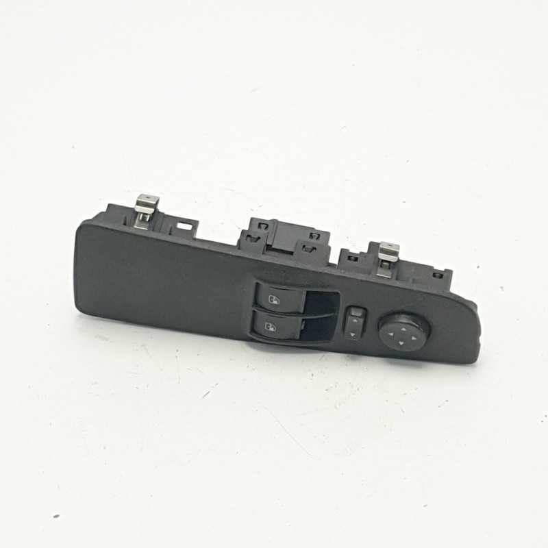 Pulsantiera interruttori comandi alzavetri anteriore sinistra 011650 Fiat Grande Punto 199 TRW Pulsantiera interruttori comandi alzavetri anteriore sinistra 011650 Fiat Grande Punto 199 TRW