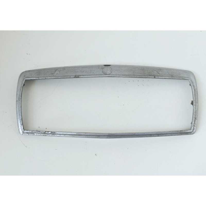 Mascherina cornice calandra 2018880023 Mercedes W201 190 da restaurare Mascherina cornice calandra 2018880023 Mercedes W201 190 da restaurare
