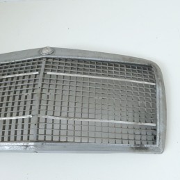 Mascherina griglia calandra radiatore 1168880023 Mercedes W116 SE da restaurare