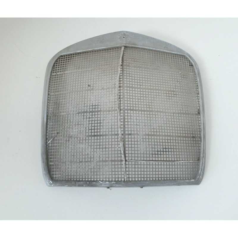 Mascherina griglia calandra radiatore Mercedes W110 W111 W112 da restaurare Mascherina griglia calandra radiatore Mercedes W110 W111 W112 da restaurare