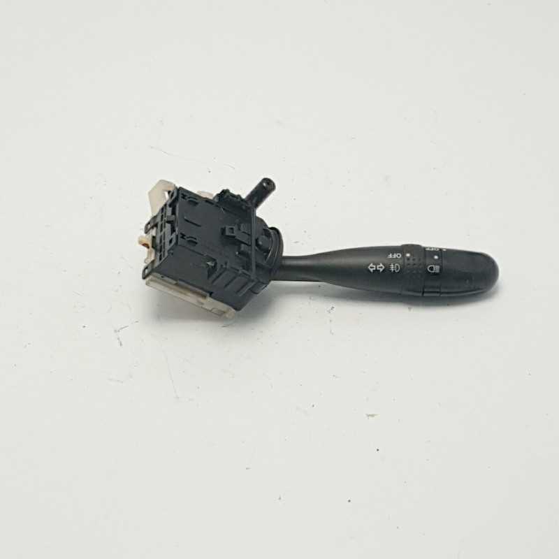 Leva deviosgancio luci lato sinistro Fiat Sedici 16 Suzuki SX4 Leva deviosgancio luci lato sinistro Fiat Sedici 16 Suzuki SX4