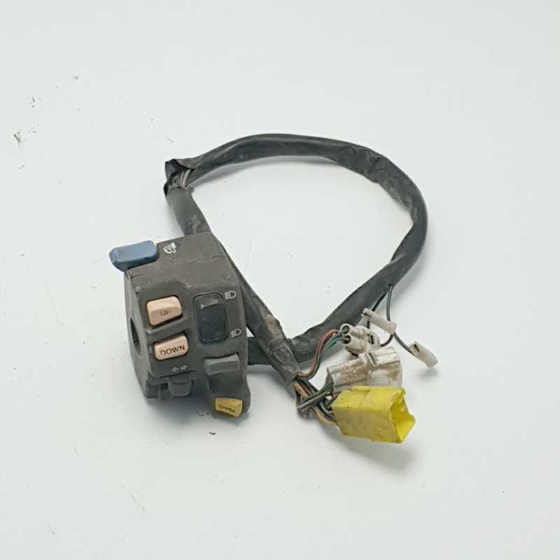 Commutatore comandi devioluci sinistro Suzuki burgman 650 executive 2004-12 10+5+3+2pin Commutatore comandi devioluci sinistro Suzuki burgman 650 executive 2004-12 10+5+3+2pin