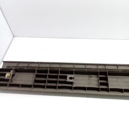 MR402145 Battitacco modanatura anteriore destro portiera Mitsubishi Pajero III V60 1999-06