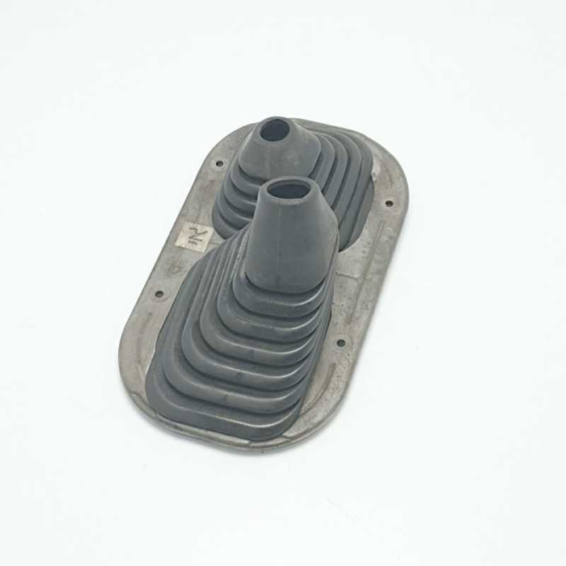 58286-60050 cuffie leve cambio riduttore Toyota HiLux MK2 pickup 4X4 in gomma 58286-60050 cuffie leve cambio riduttore Toyota HiLux MK2 pickup 4X4 in gomma