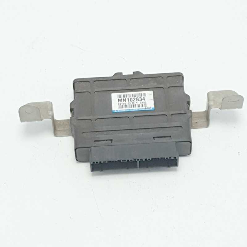 MN102834 centralina ecu modulo controllo ABS Mitsubishi Pajero 2.5 D 85Kw 4X4 2003 MN102834 centralina ecu modulo controllo ABS Mitsubishi Pajero 2.5 D 85Kw 4X4 2003